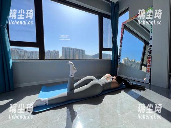 120斤的小王同学 微密圈 - 作品集里的眼镜与120斤的小王同学:是眼镜在闪耀,还是他在隐藏些什么呢?
