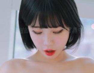 Addielyn(에디린)映射的居家气息，全套写真中透着难以言喻的吸引力