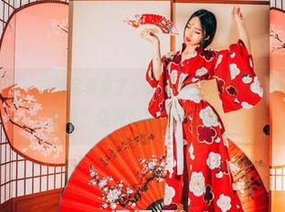 GIRLT果团网 – 灰丝写真来了，周晓唯全套呈现，让我们一起“打卡”这种疯狂的搭配吧。