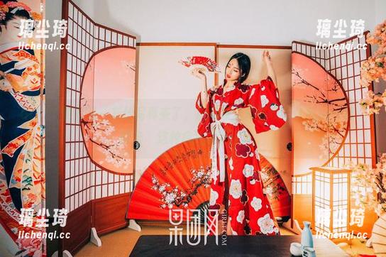GIRLT果团网-周晓唯 GIRLT果团网 - 灰丝写真来了,周晓唯全套呈现,让我们一起“打卡”这种疯狂的搭配吧。
