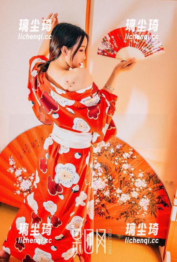 GIRLT果团网-裴希西 GIRLT果团网 - 甜美校服,与裴希西一同狂拽的美图竞技场