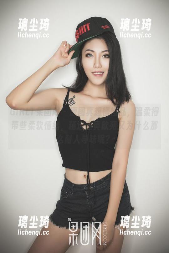 GIRLT果团网 - 原图真想慢慢品，温柔得带些柔软情绪，精选里黄歆苑又为什么那么耐人寻味呢？
