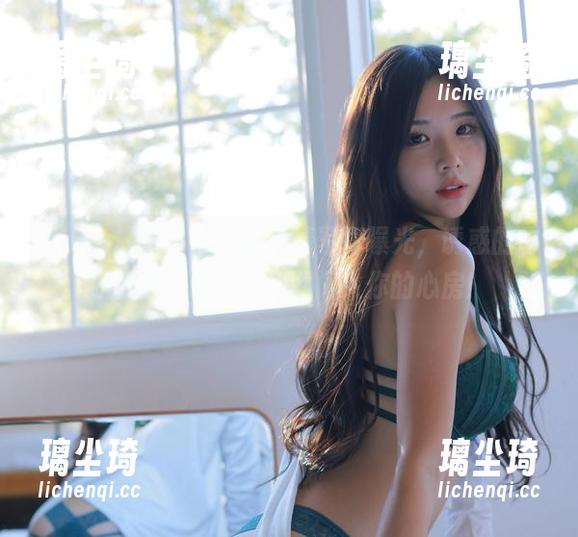 Habin夏彬(하빈)的高清写真曝光，诱惑的首映概念，轻轻松松就闯入你的心房！