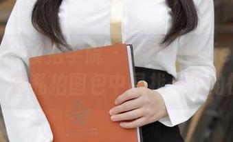 MFStar模范学院 – 苏西-susie校园特辑：在私拍图包中寻找一下的恍惚