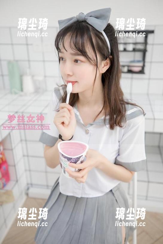 MSLASS梦丝女神 - 我说，小允儿的牛仔连衣裙在原图里的表现是不是可以再回味一下？图看久了，有种魔力。