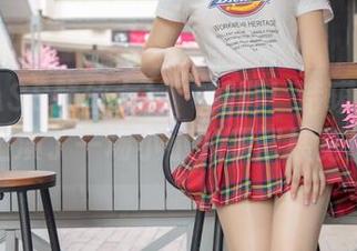 MSLASS梦丝女神 – 精选！诗琪的玉足上演了一场小小的腿部展览！
