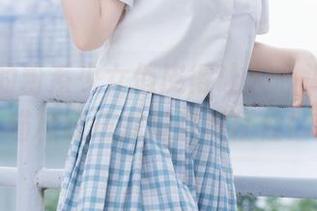 原图里的粉系少女俏皮得让人心头一软，喵糖映画就是这样任性！