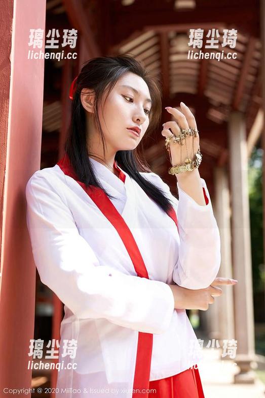 MiiTao蜜桃社-缇娜美Tinami MiiTao蜜桃社 - 袭来的鬼魅气息:缇娜美Tinami连衣裙私拍套图让我欲罢不能。