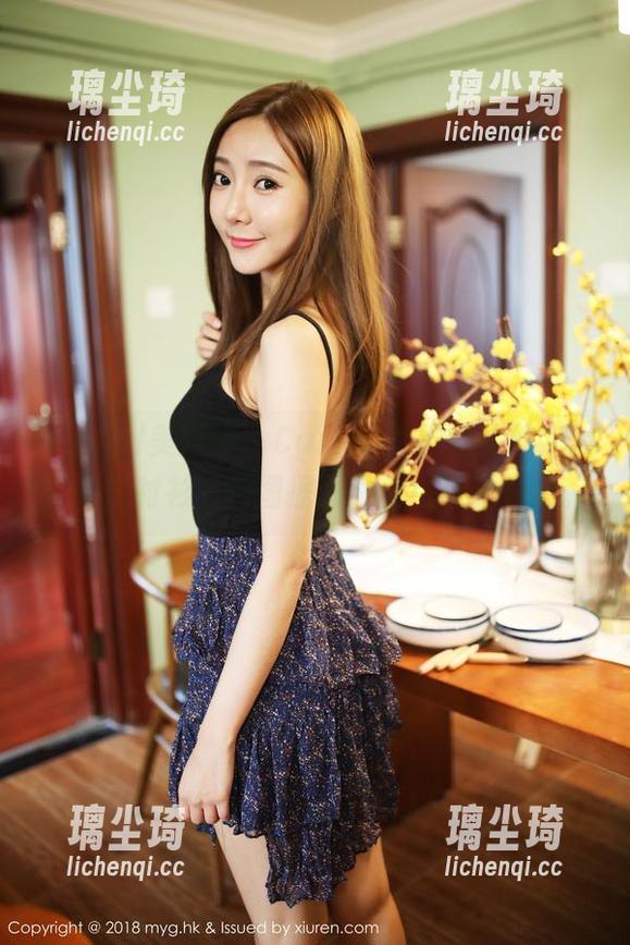 MyGirl美媛馆-Carina梦绮 MyGirl美媛馆 - Carina梦绮告别约定俗成的白衬衫,原图据说透着点叛逆气息。