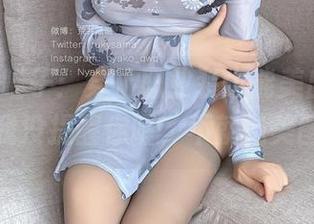 Nyako喵子：穿上职业装也能美出天际？别说我没提醒你喔，不就是美图嘛！
