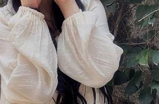 那个Sayako＿今年4岁啊，她的凑阿库娅私拍套图，简直可以用来做微妙的梦。