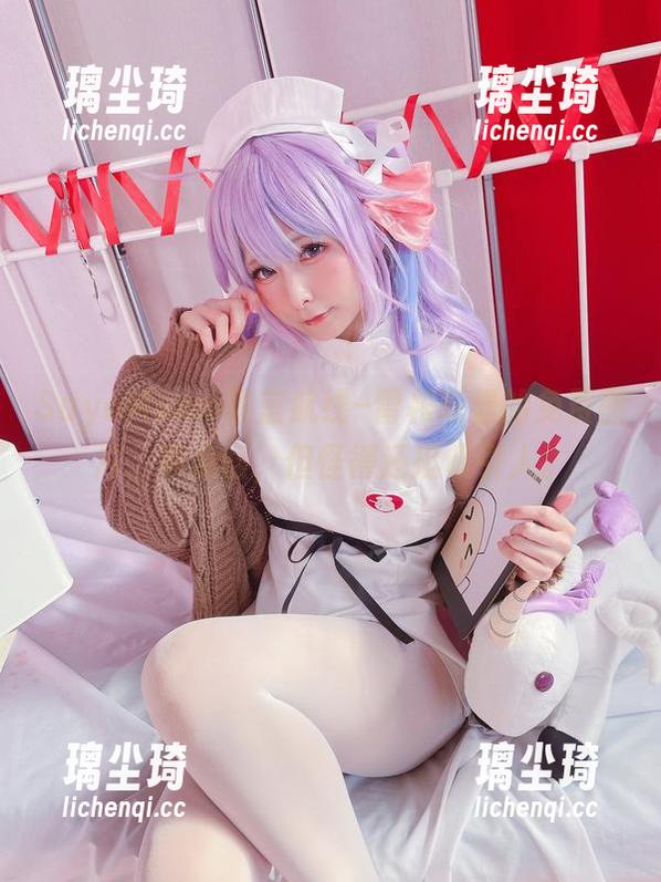SayoMomo碧蓝航线–雷根斯堡的免费图片，有点怪，但怪得还挺吸引人。