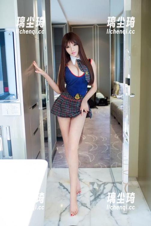 TuiGirl推女郎-胡允儿 TuiGirl推女郎 - 胡允儿和她的丝袜套图,有种让人停下脚步的魔力,绳子行吗?
