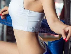 UGirls尤果网 – 张馥棋与她的牛仔裤，一本写真图册里的日常诗篇！