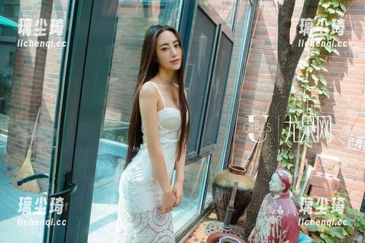 UGirls尤果网-王瑞儿 UGirls尤果网 - 纯白?更像是王瑞儿的画布,免费的图册太简单了吧!