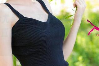 UGirls尤果网 – 王语纯的丝袜福利图包，找对位置要小心哦，也许会有意外的精彩！
