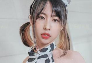 我在想，Uhye(이유혜)的瑜伽全套原图，到底是练出来的气质，还是天生的？