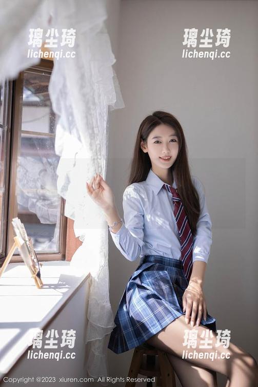 Xiuren秀人网-MODEL伊若 Xiuren秀人网 - MODEL伊若黑色私拍,哪有那么简单!图包里隐藏太多小巧思,让人忍不住想一探究竟。