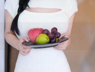Xiuren秀人网 – 余贝拉bella与她的厨娘图包：无圣光下的独特葱油印记！