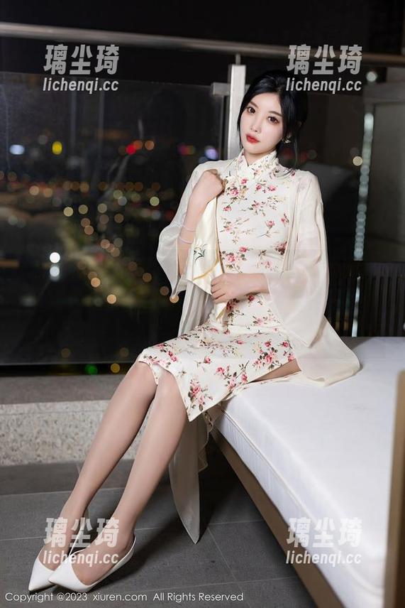 Xiuren秀人网-养乐多Doll Xiuren秀人网 - 养乐多Doll与可爱碰撞,全套原图更新,让我们在欢乐中找回小女孩的梦想!