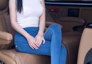 Xiuren秀人网 – 是谁说全套美足没吸引力？刘婷婷在这里打脸！