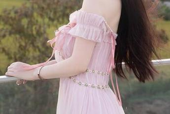 Xiuren秀人网 – 王俪丁小宝贝与他的双人美图，今天你的是不是也想打包带走？