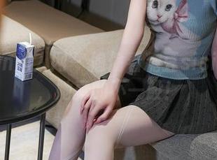 Xiuren秀人网 – 偷偷看糖豆sisi的女神，她真的不一般！