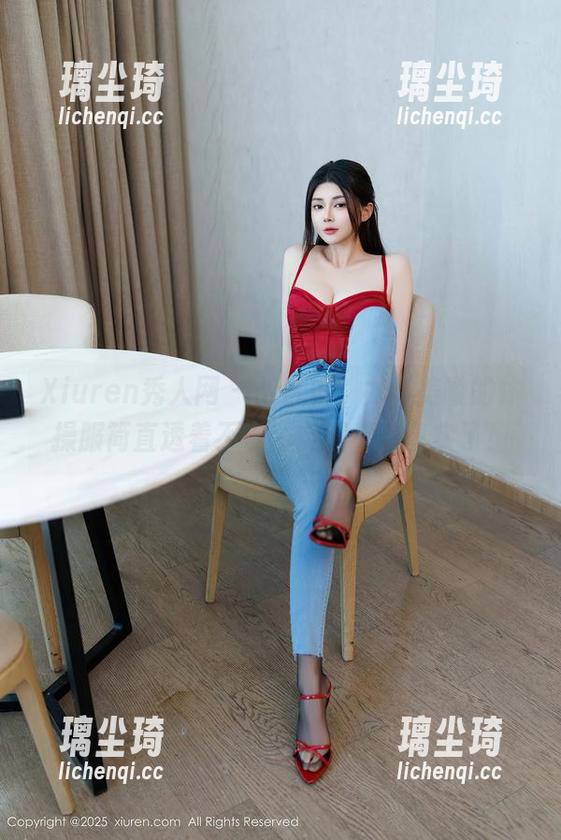 Xiuren秀人网-龙泽美曦 Xiuren秀人网 - 照片里,龙泽美曦的体操服简直透着不小的味道,太真实了!