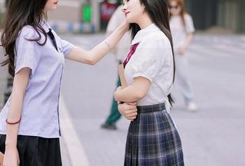 YouMi尤蜜荟 – 在线写真里，小茶茶tea的浴缸泡沫真奢侈