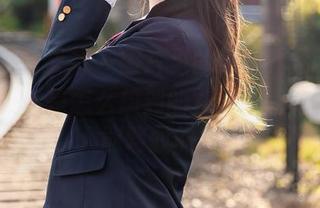 YouMi尤蜜荟 – 图片里的美足真迷人，欧阳LuLu你是怎么想到的？原图就不是一般人能驾驭的呀。