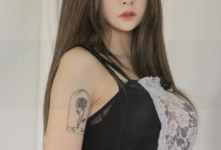 PEEKCLOUD：导演宅家的Yuka(유카)，光影好像在逗我玩