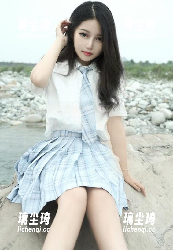 eloise软软 eloise软软兔女郎的新图集,更新的时候我正想着吃什么,结果看到她让我把所有食物都暂时抛脑后。