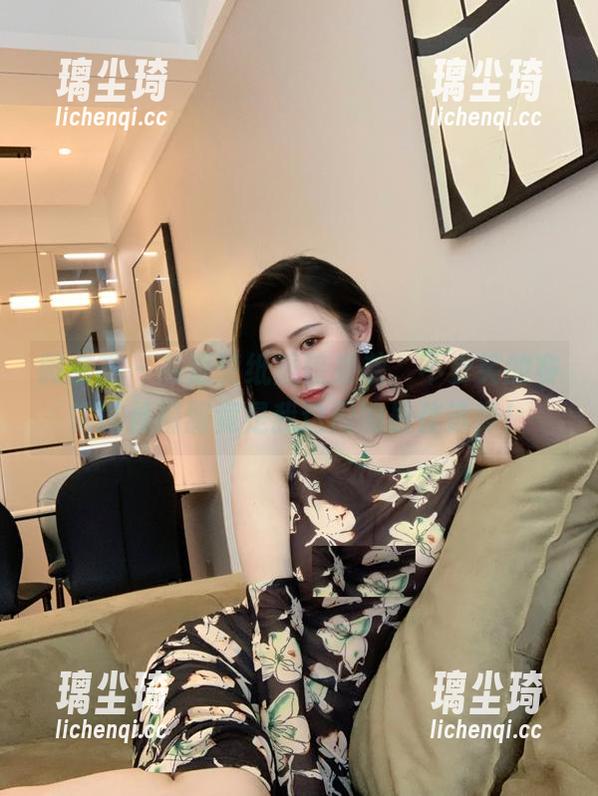 不爱笑的赛琳 微密圈 - 高清壁纸重磅来袭,不爱笑的赛琳的体操服竟是我这周的最佳选择!