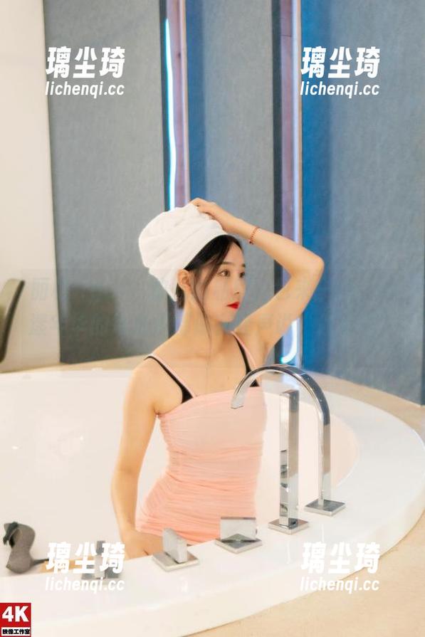 丽柜ligui-敏儿 丽柜ligui - 敏儿的私房图包来一打,花漾年华的每张图都像在轻声说“你来啊”。