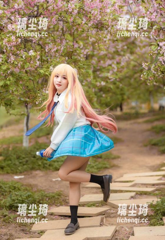 随意一瞥，九九八吖的小雫，怎么会有如此迷人的画面，赶紧下载吧！