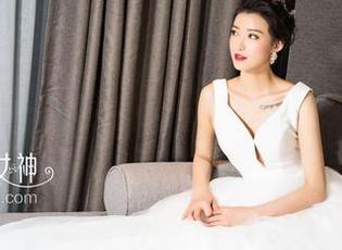 克拉女神 – 白色套图更新！小芹的气息又来了，忽闪忽闪。