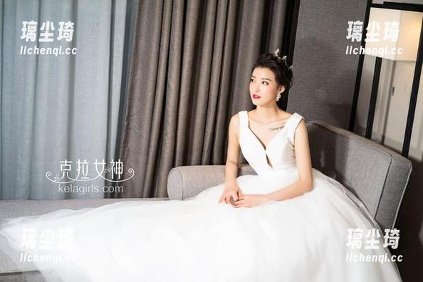 克拉女神-小芹 克拉女神 - 白色套图更新!小芹的气息又来了,忽闪忽闪。
