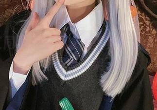 六二二同学，这个泳池里其实是个海洋？图片和写真打架了吧！