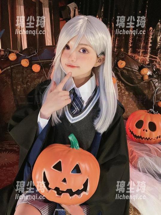 六二二同学 六二二同学,这个泳池里其实是个海洋?图片和写真打架了吧!
