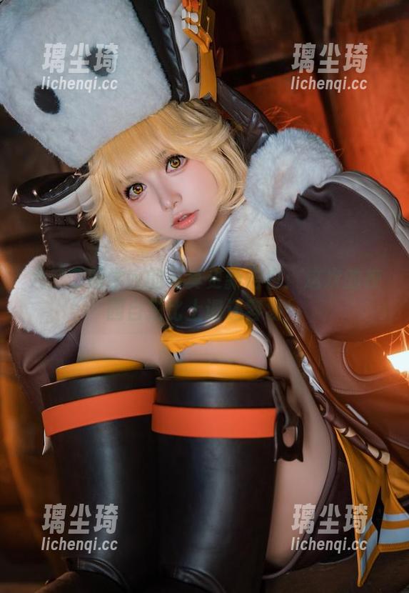 六二二同学w 六二二同学w的写真更新告白:这次的校园自拍比上课还容易!