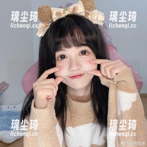 千反田鹿子 千反田鹿子的免费图册,谁说瑜伽不能性感?
