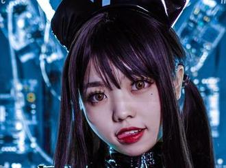 噢，啊日日_Ganlory在这高清美图里穿的是什么套装？