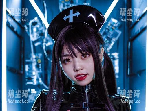 啊日日_Ganlory 噢,啊日日_Ganlory在这高清美图里穿的是什么套装?