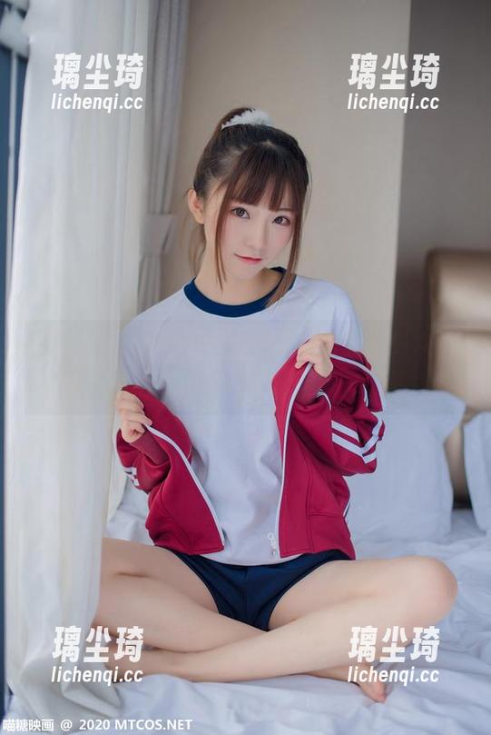 夏季时光，喵糖映画美图下的和服少女，似乎每个转身都在等我探个究竟。