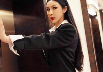嗲囡囡 – 图集中的悦爷妖精女友，分享一个视角：好像每天都在放闪