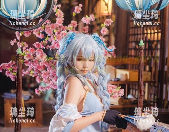 墨玉M牛仔裤，分享一下我突然冒出的好奇：她是不是特地选了这个颜色？