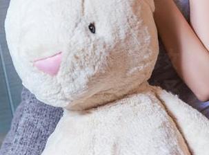 头条女神 – 下载刘瑾希的修女图片，感受一点儿别样的神圣
