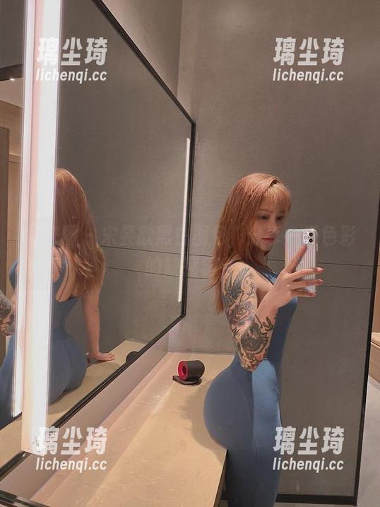 宋昱欣 微密圈 - 宋昱欣黑白图包,分享一场色彩的缺席宴会
