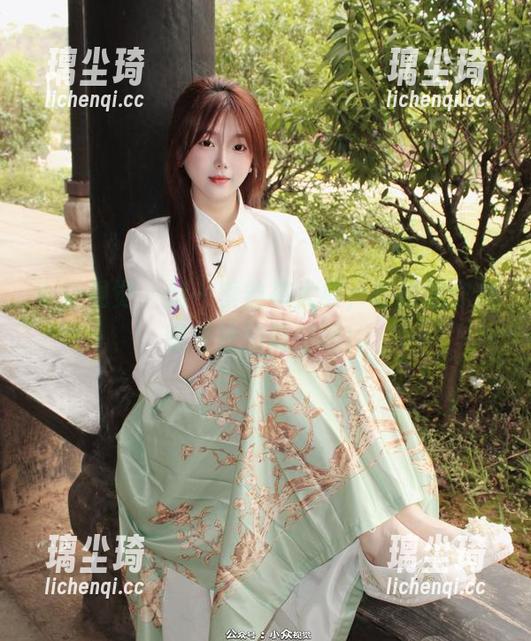小众视觉-彤彤 小众视觉 - 新一季丝袜大典,彤彤邀你来瞧瞧她的最新呦!