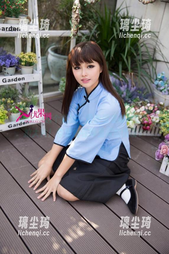 尤果网-谭晓彤 尤果网 - 这个妹妹,没想到是谭晓彤的自拍大片!你猜她在哪里买的滤镜?